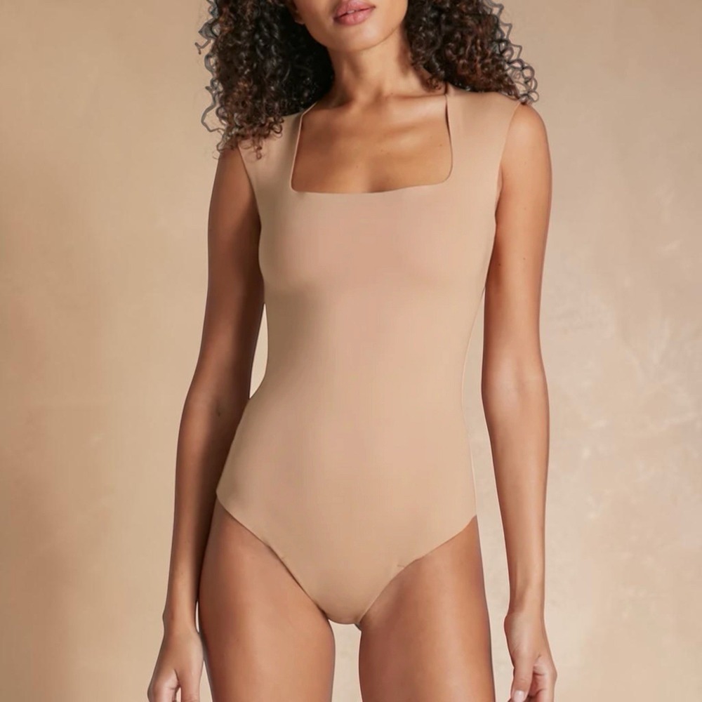 NEW Commando Neoprene Cap Sleeve Bodysuit‎ Capsule Minimalist Event Slimming L